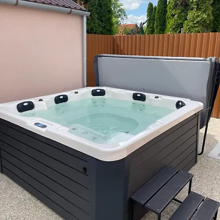 Betti Balatonkeresztúr